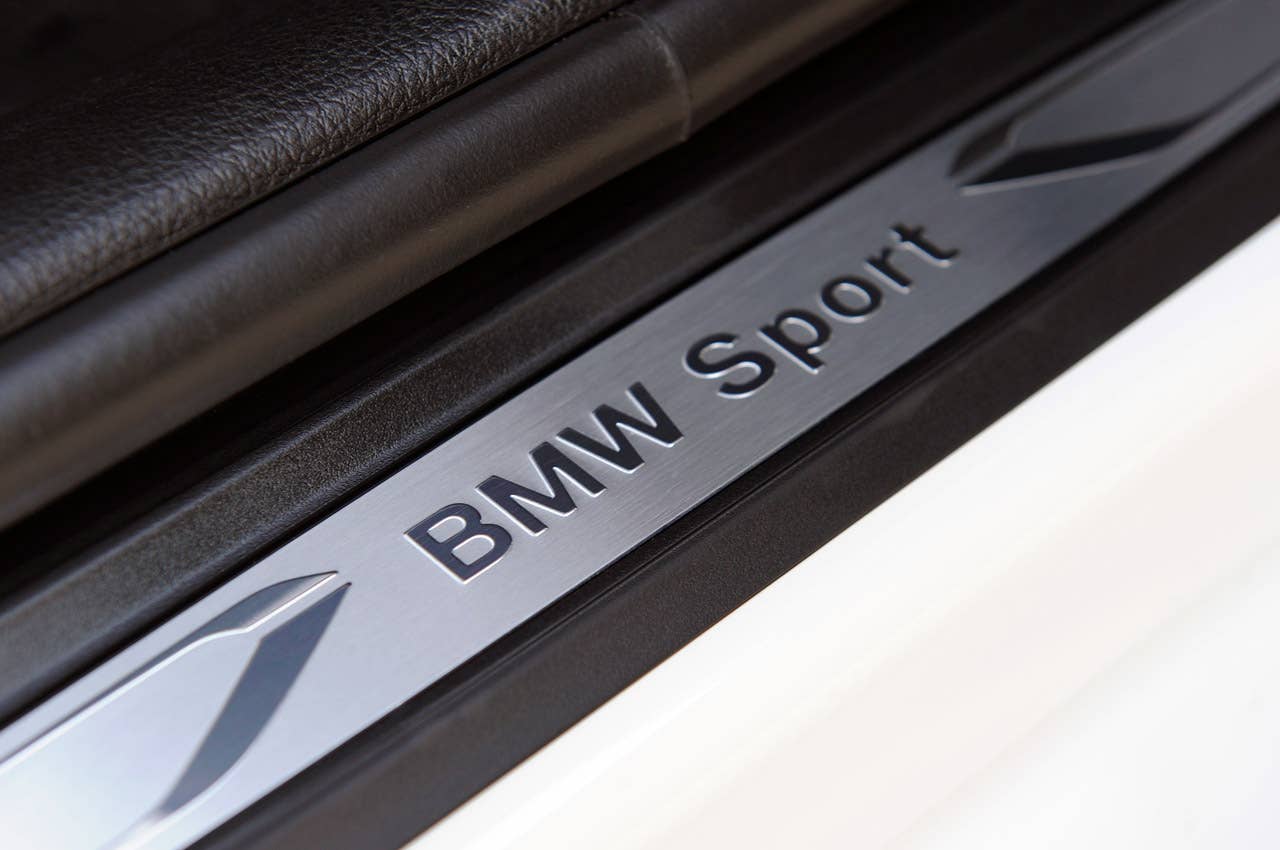 2012 BMW 335i sill plate