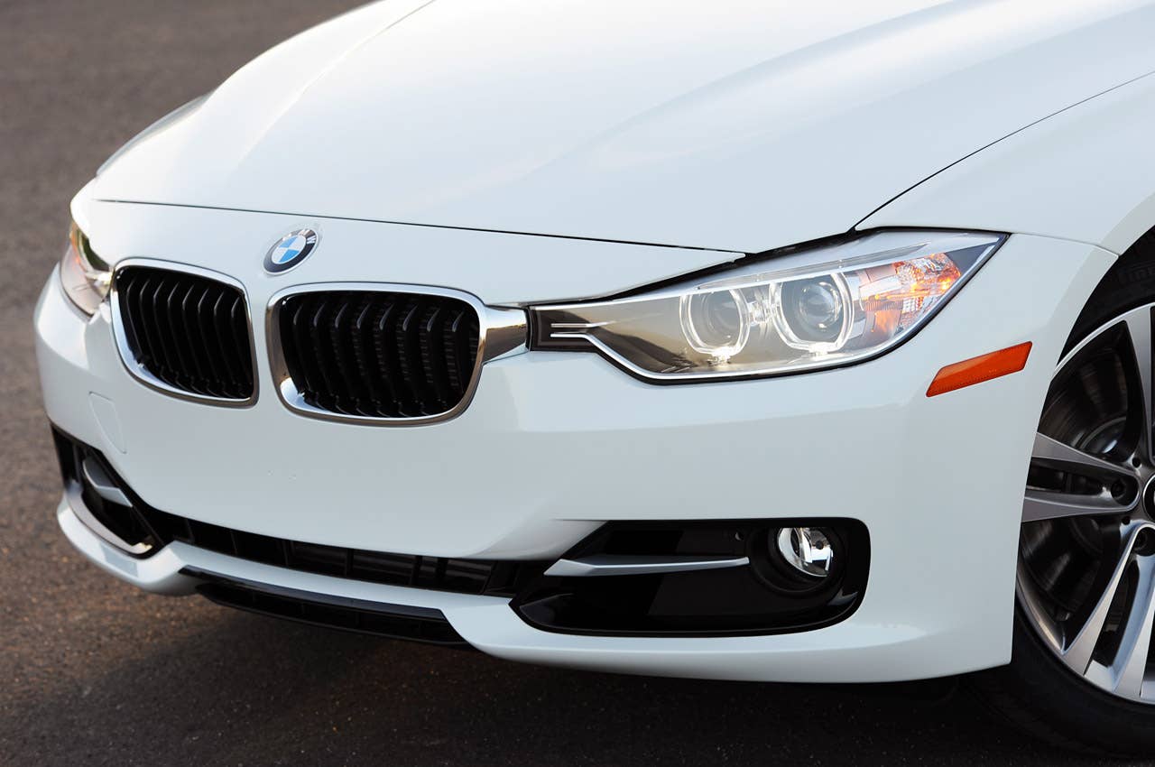 2012 BMW 335i front detail
