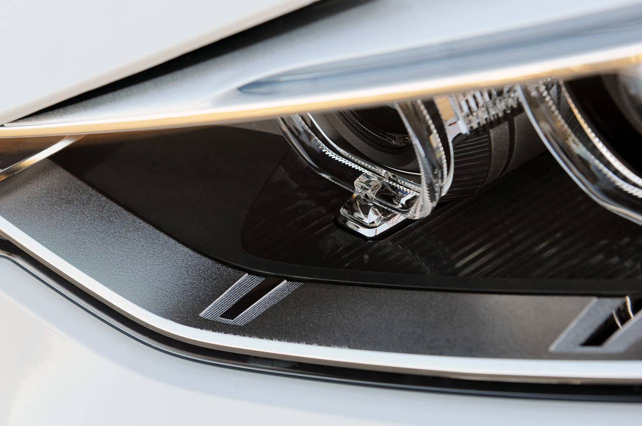 2012 BMW 335i headlight detail