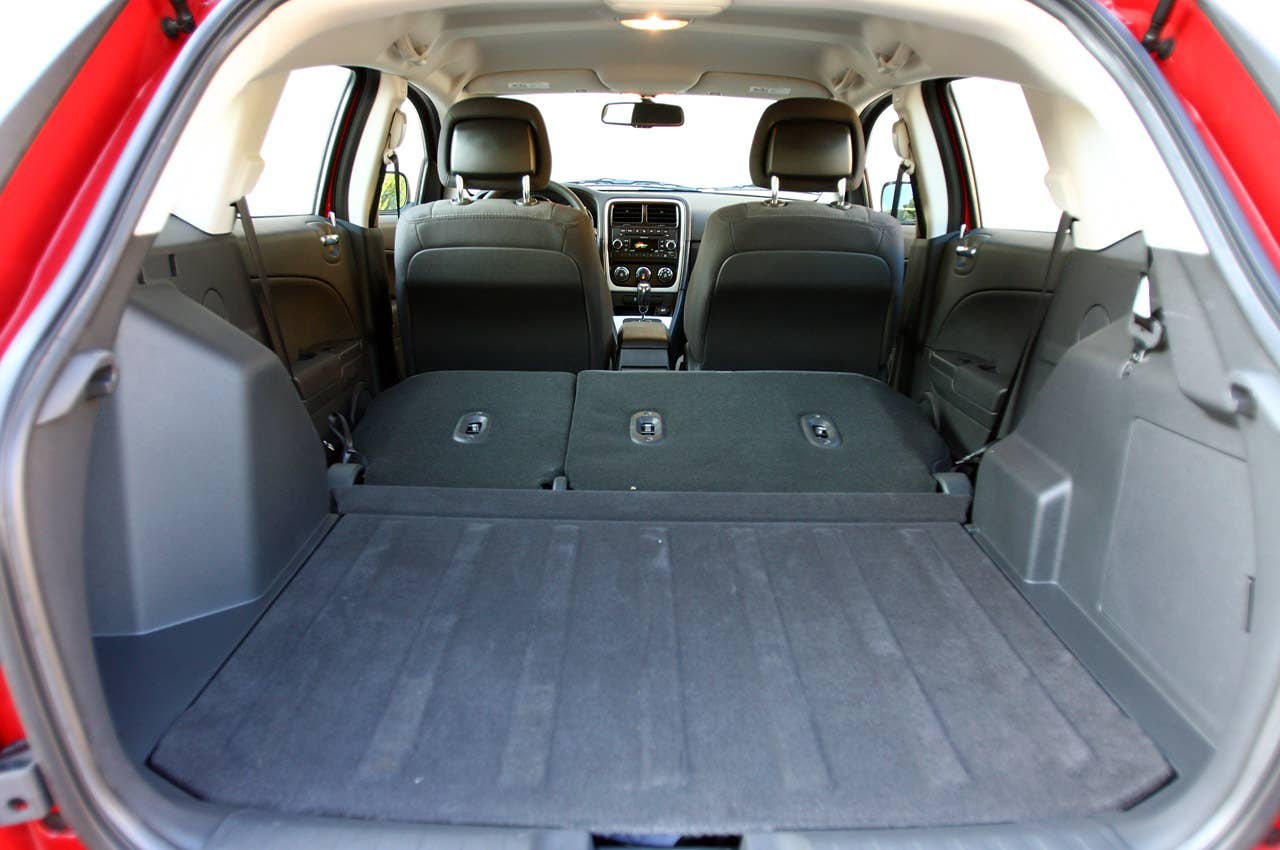 2011 Dodge Caliber Heat rear cargo area