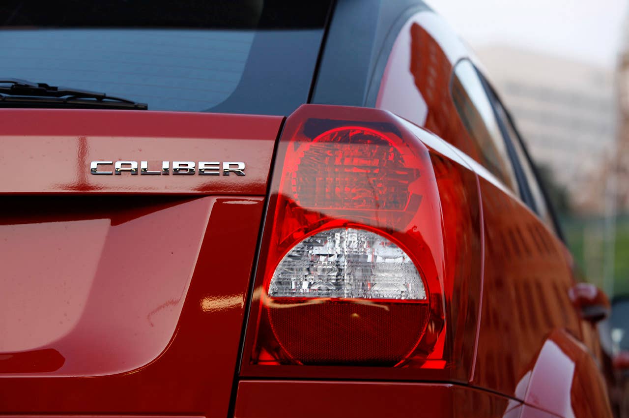 2011 Dodge Caliber Heat taillight