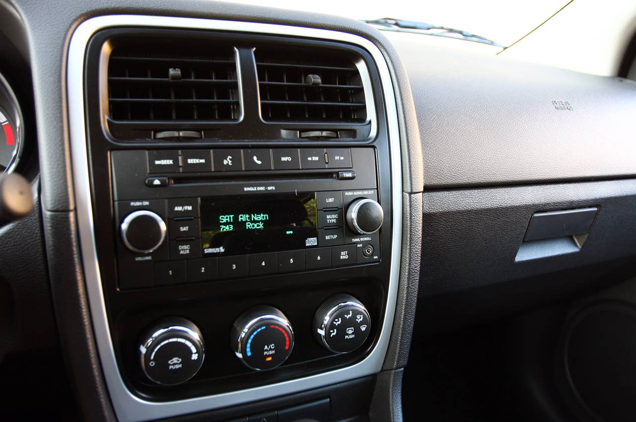 2011 Dodge Caliber Heat instrument panel
