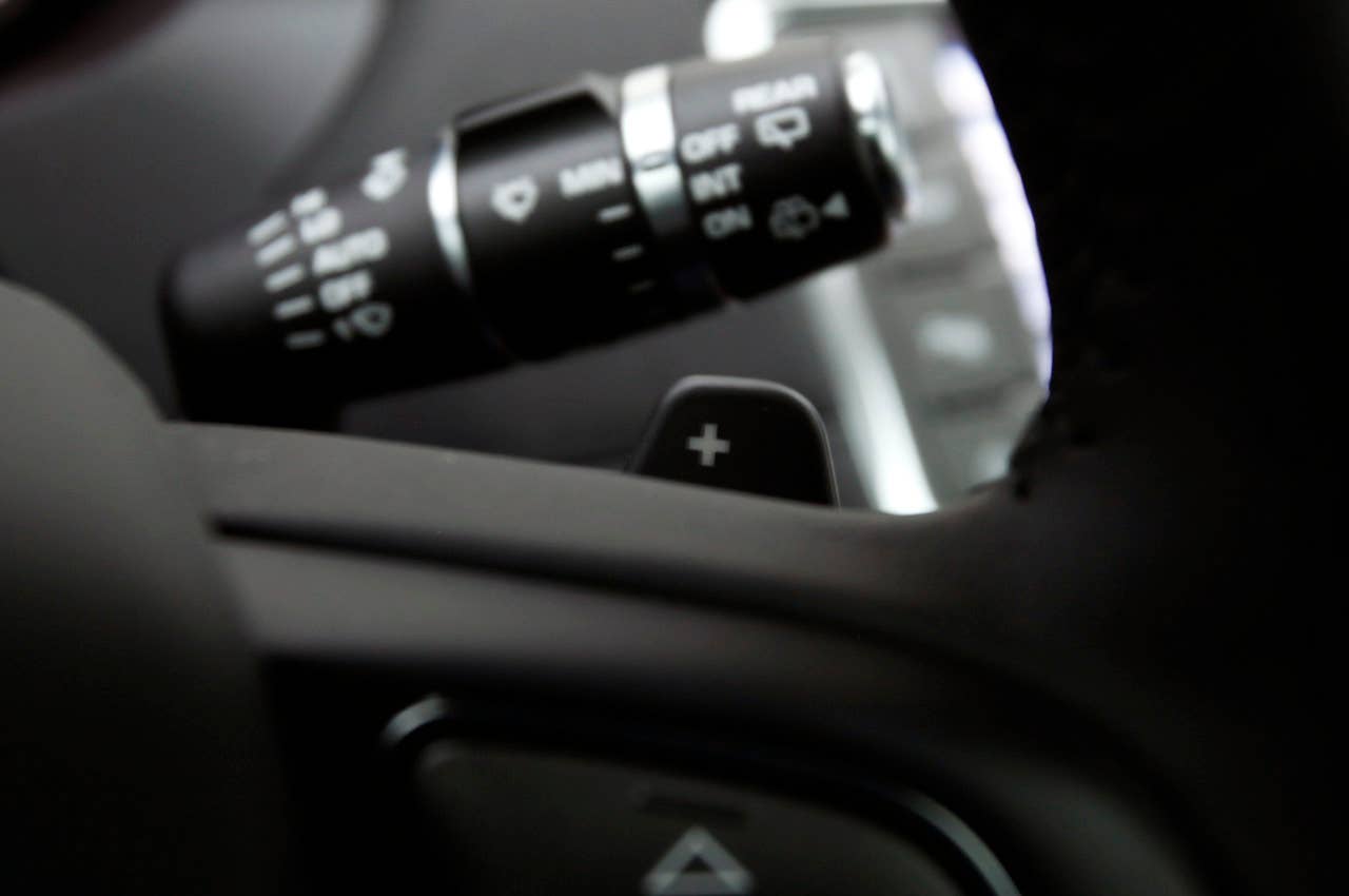 2012 Land Rover Range Rover Evoque Coupe paddle shifter