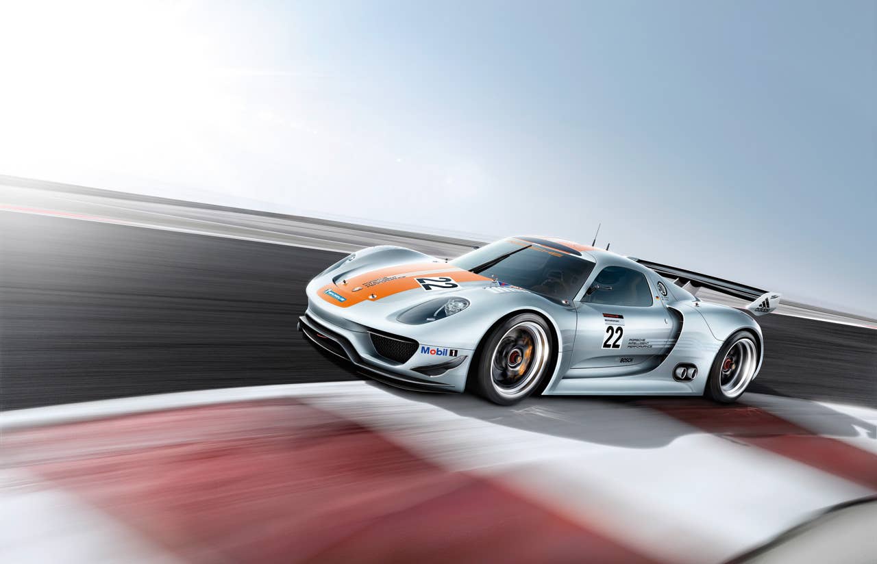 Porsche 918 RSR on track