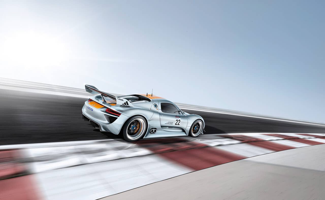 Porsche 918 RSR on track