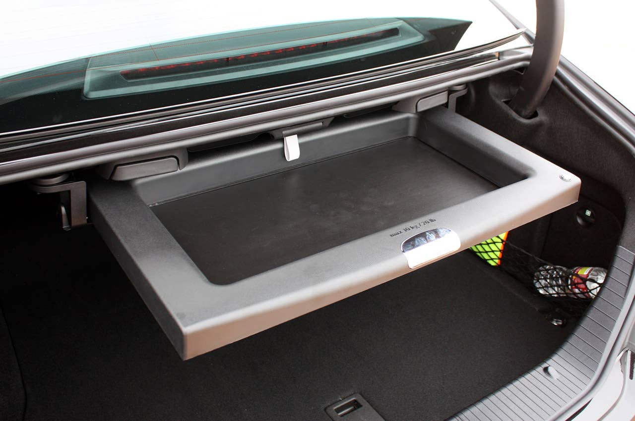 2012 Mercedes-Benz CLS63 AMG trunk