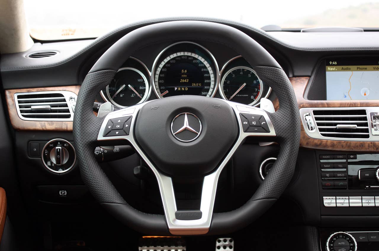 2012 Mercedes-Benz CLS63 AMG steering wheel