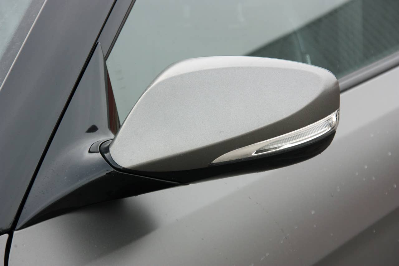 Long-Term 2013 Hyundai Veloster Turbo mirror