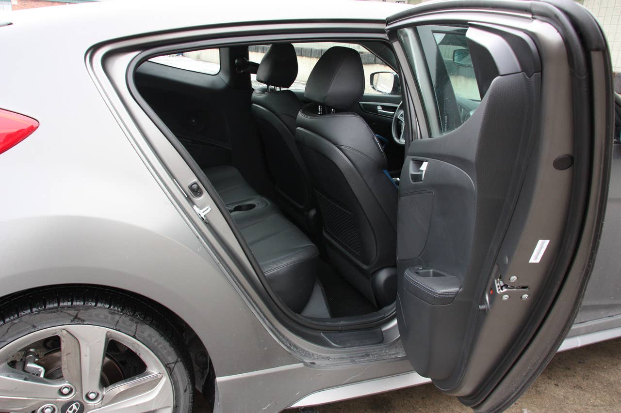 Long-Term 2013 Hyundai Veloster Turbo rear seats