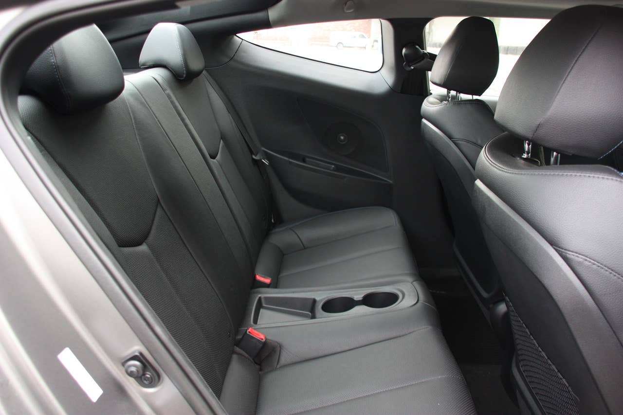 Long-Term 2013 Hyundai Veloster Turbo rear seats