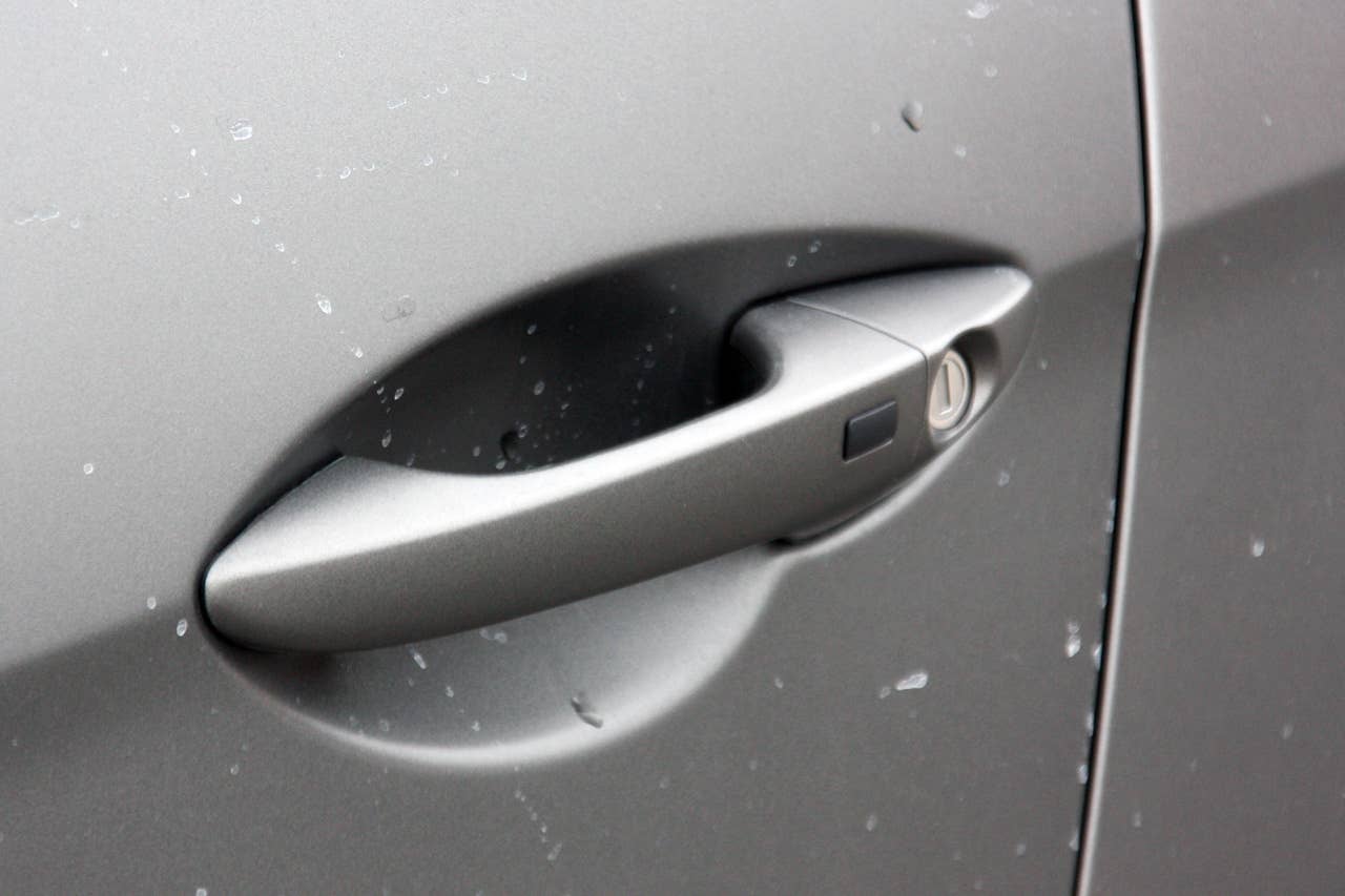 Long-Term 2013 Hyundai Veloster Turbo door handle