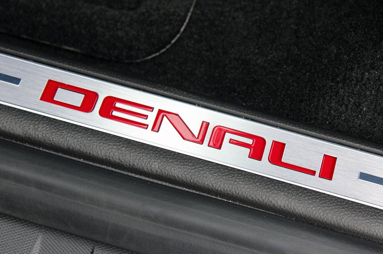 2013 GMC Terrain Denali sill plate