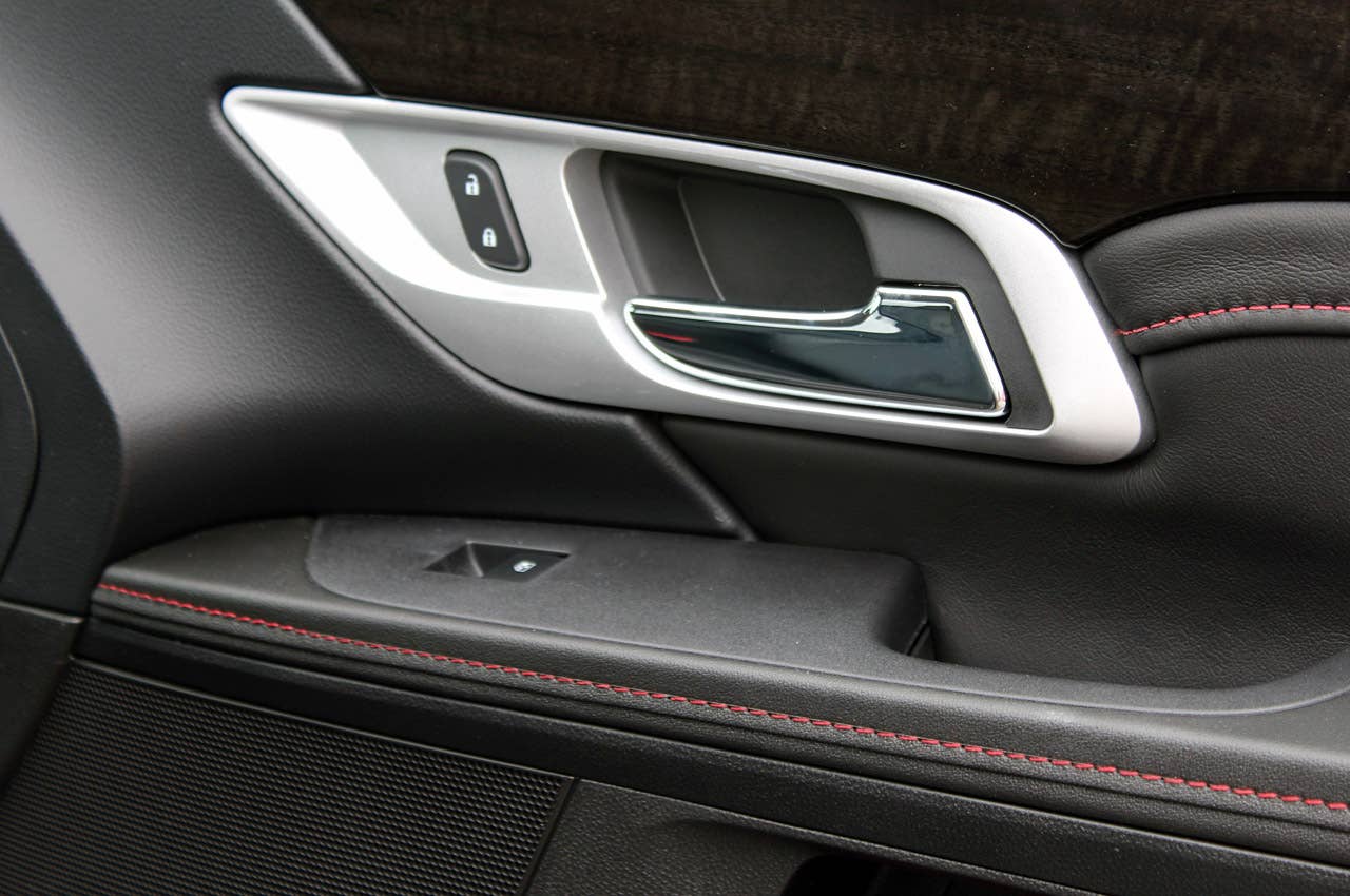 2013 GMC Terrain Denali door handle