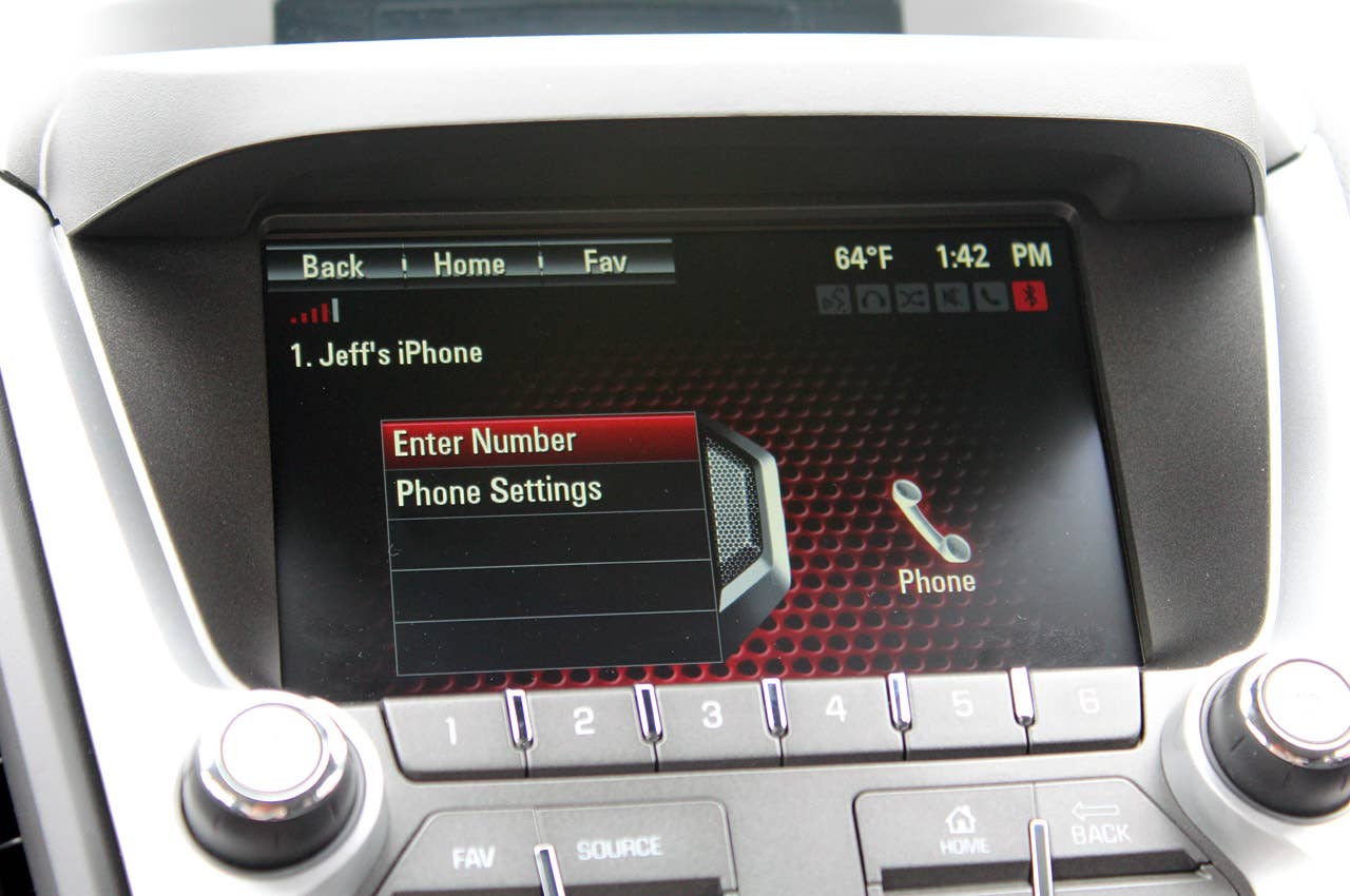 2013 GMC Terrain Denali phone display