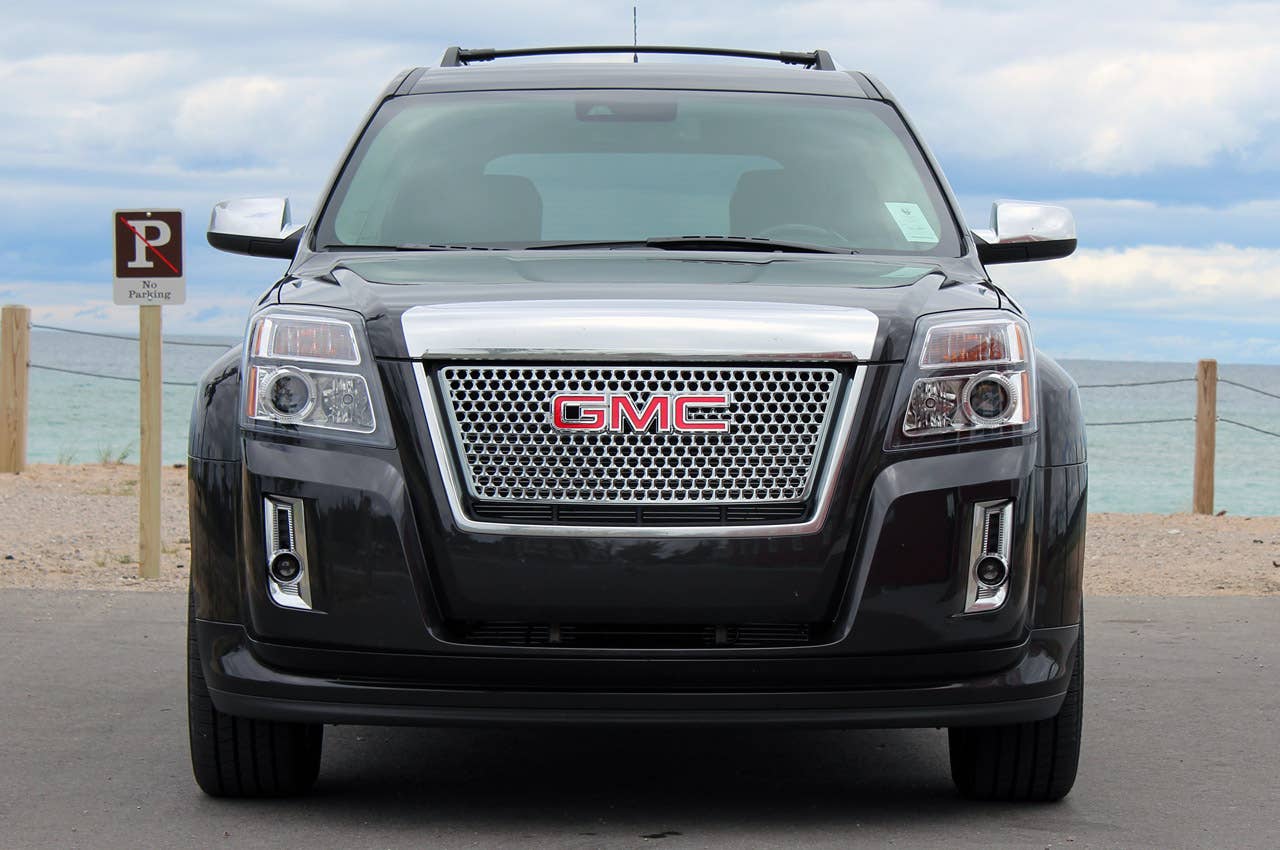 2013 GMC Terrain Denali front view