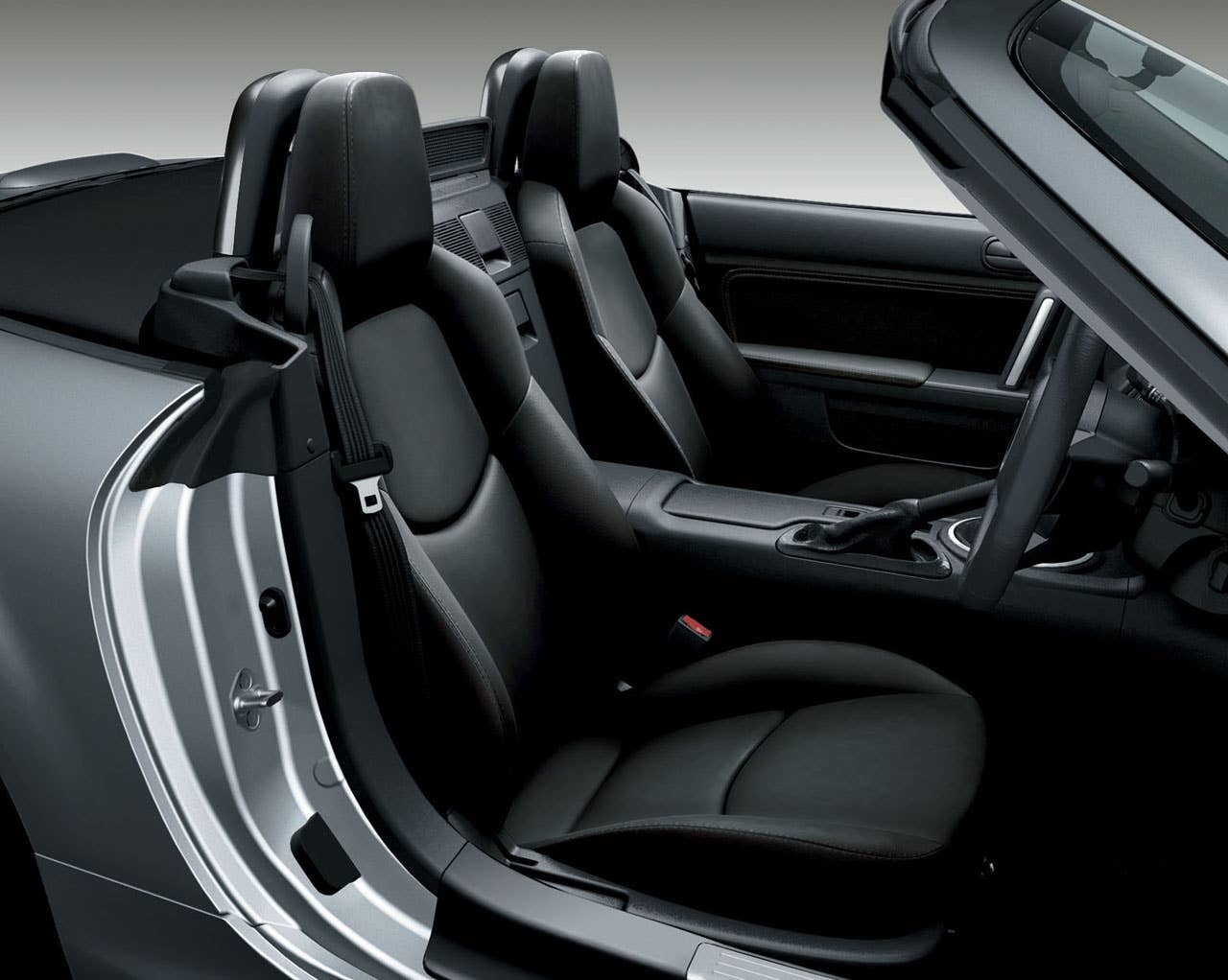 2013 Mazda MX-5 Miata seats