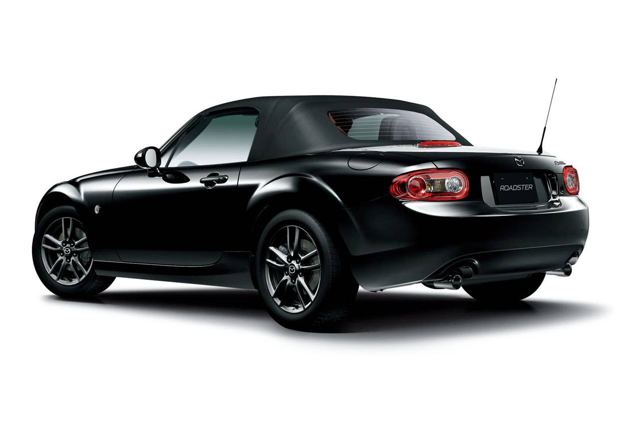 2013 Mazda MX-5 Miata rear 3/4