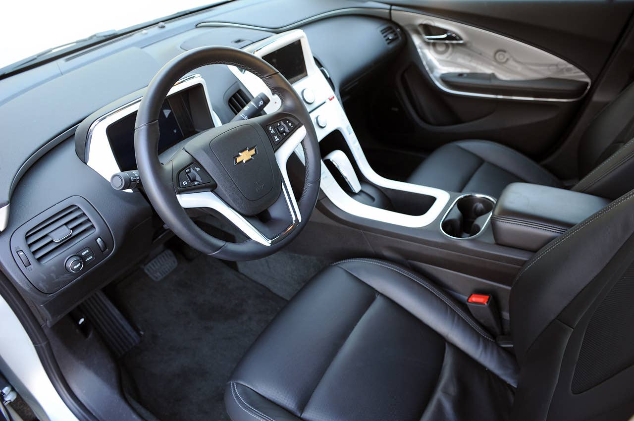 2011 Chevrolet Volt interior