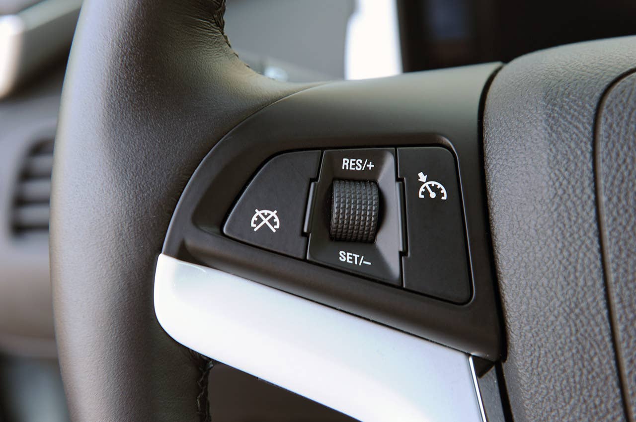 2011 Chevrolet Volt steering wheel controls