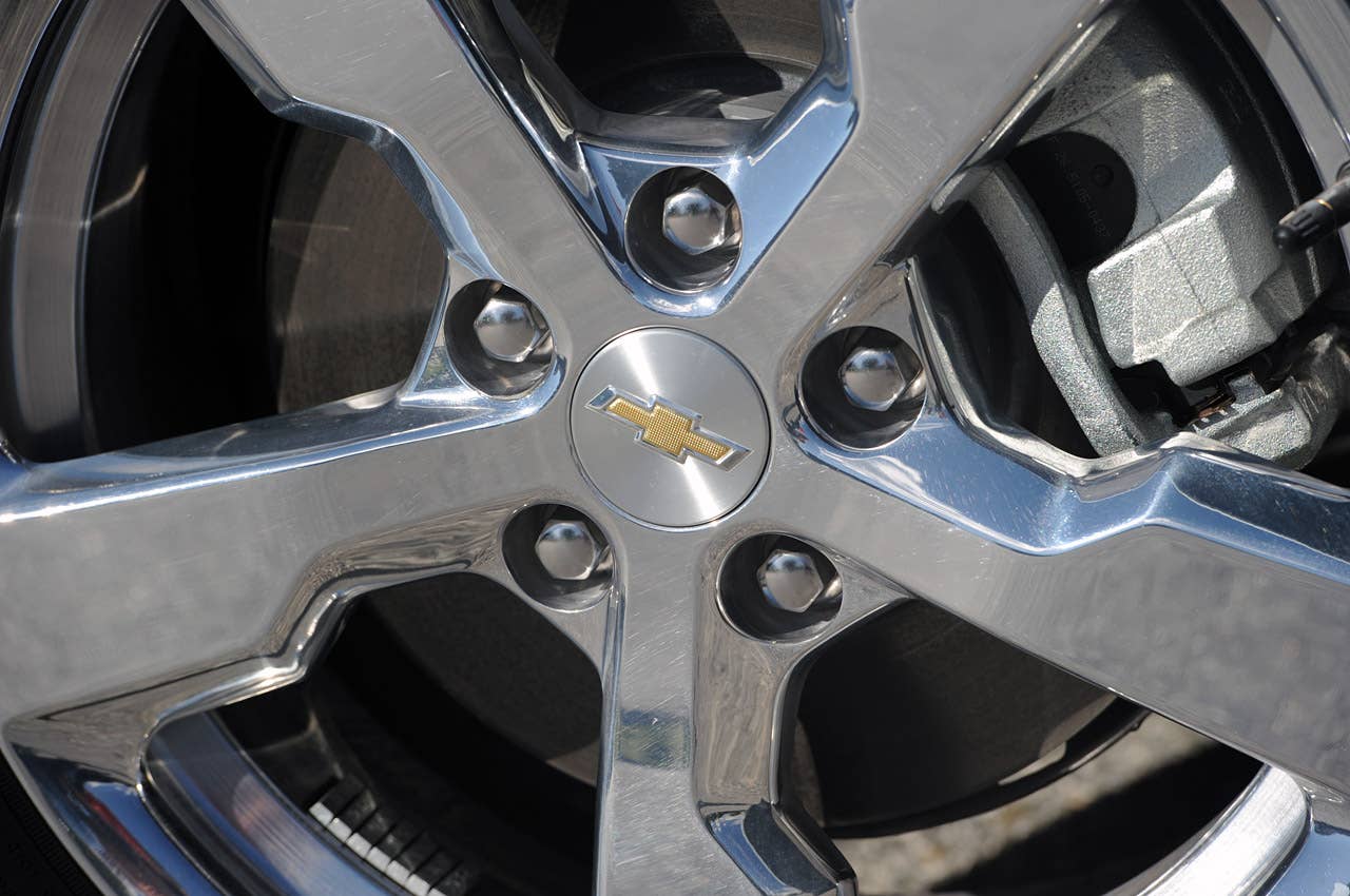 2011 Chevrolet Volt wheel detail