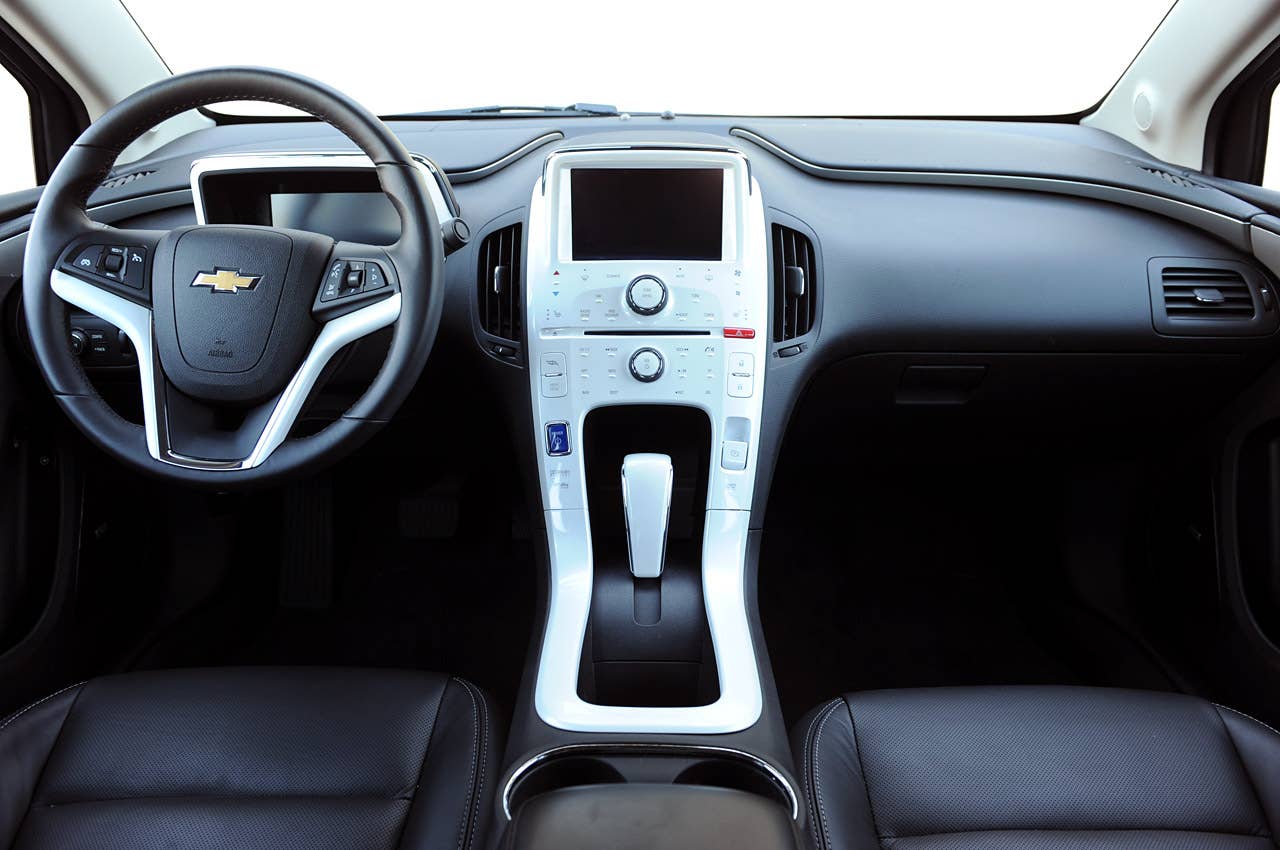 2011 Chevrolet Volt interior