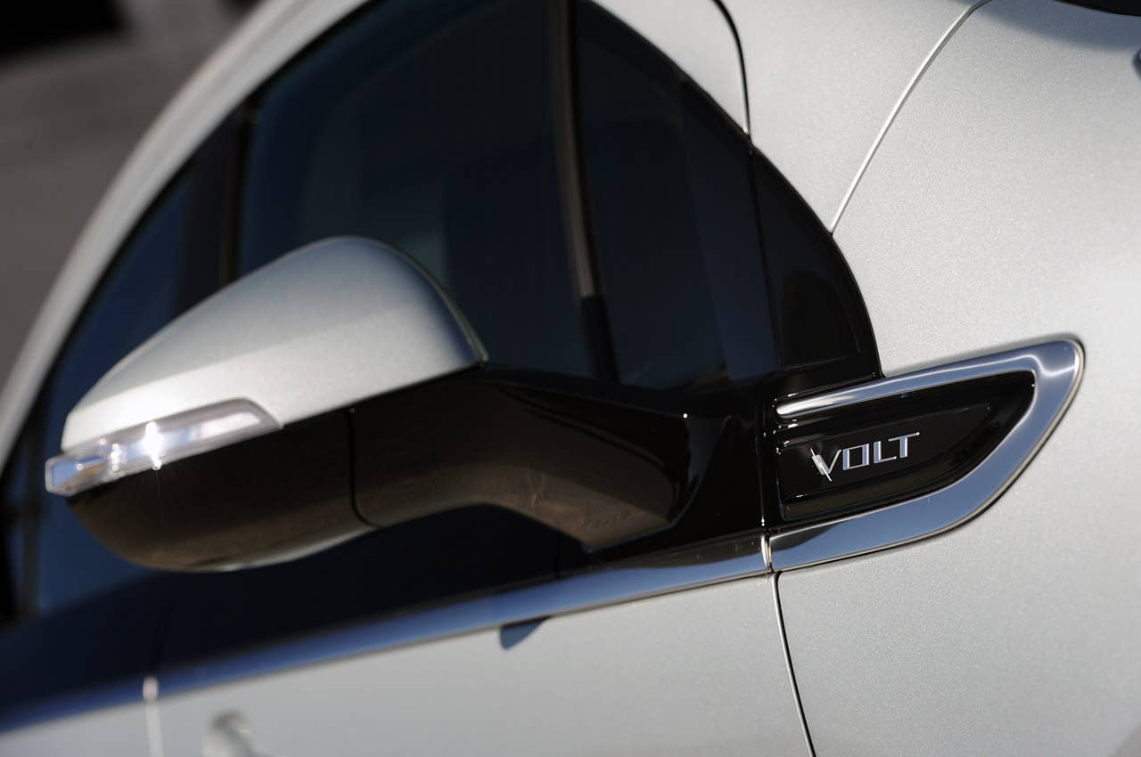 2011 Chevrolet Volt side mirror
