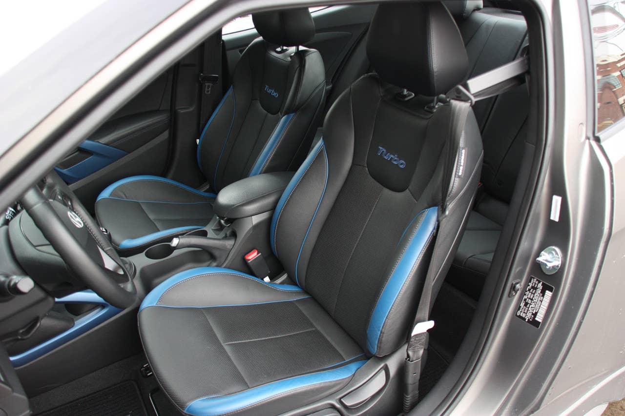 Long-Term 2013 Hyundai Veloster Turbo front seats
