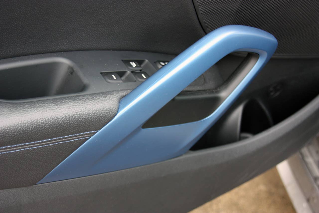 Long-Term 2013 Hyundai Veloster Turbo door detail