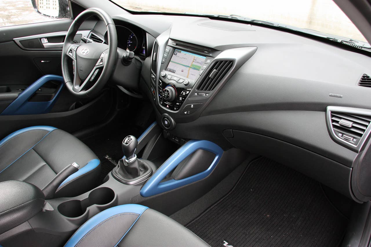 Long-Term 2013 Hyundai Veloster Turbo front cabin