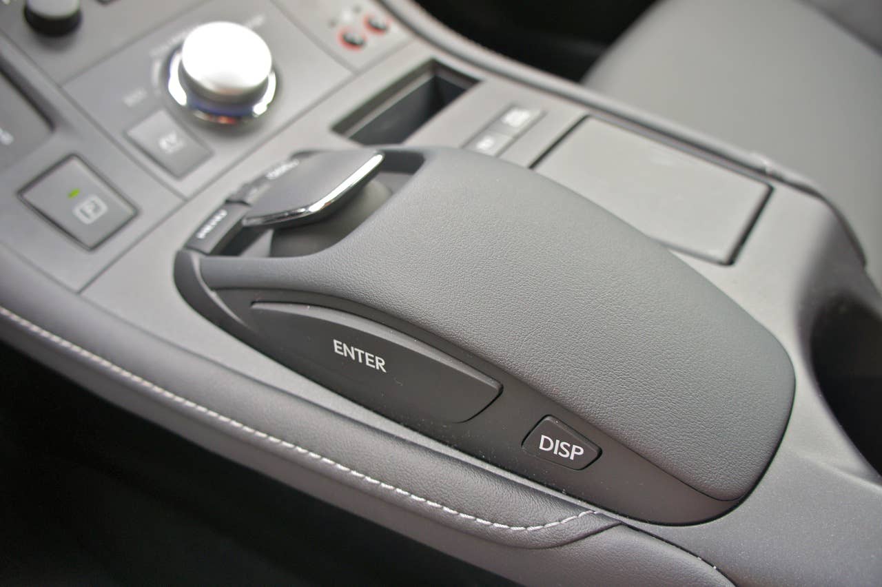 2012 Lexus CT 200h F Sport infotainment