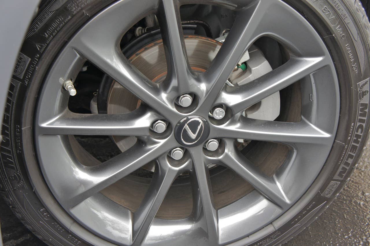 2012 Lexus CT 200h F Sport wheel