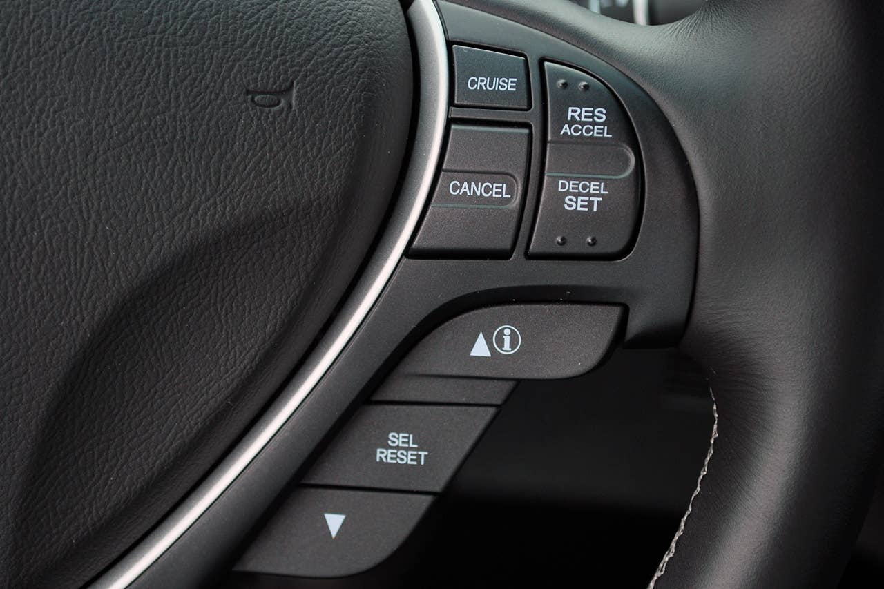 2013 Acura ILX steering wheel controls