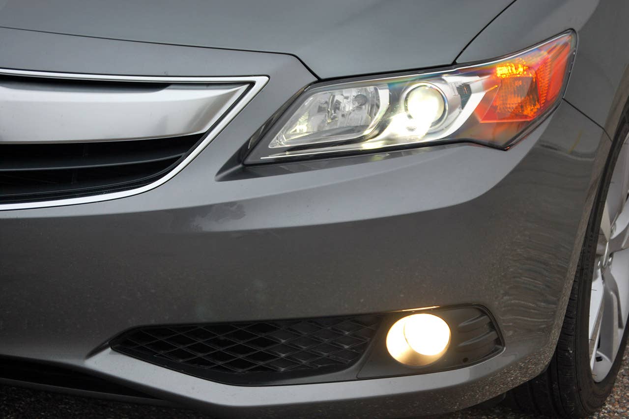 2013 Acura ILX front fender