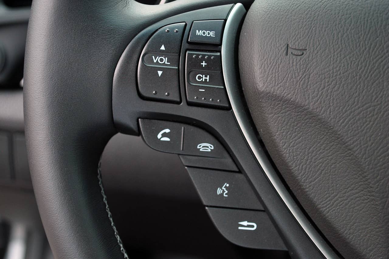 2013 Acura ILX steering wheel controls