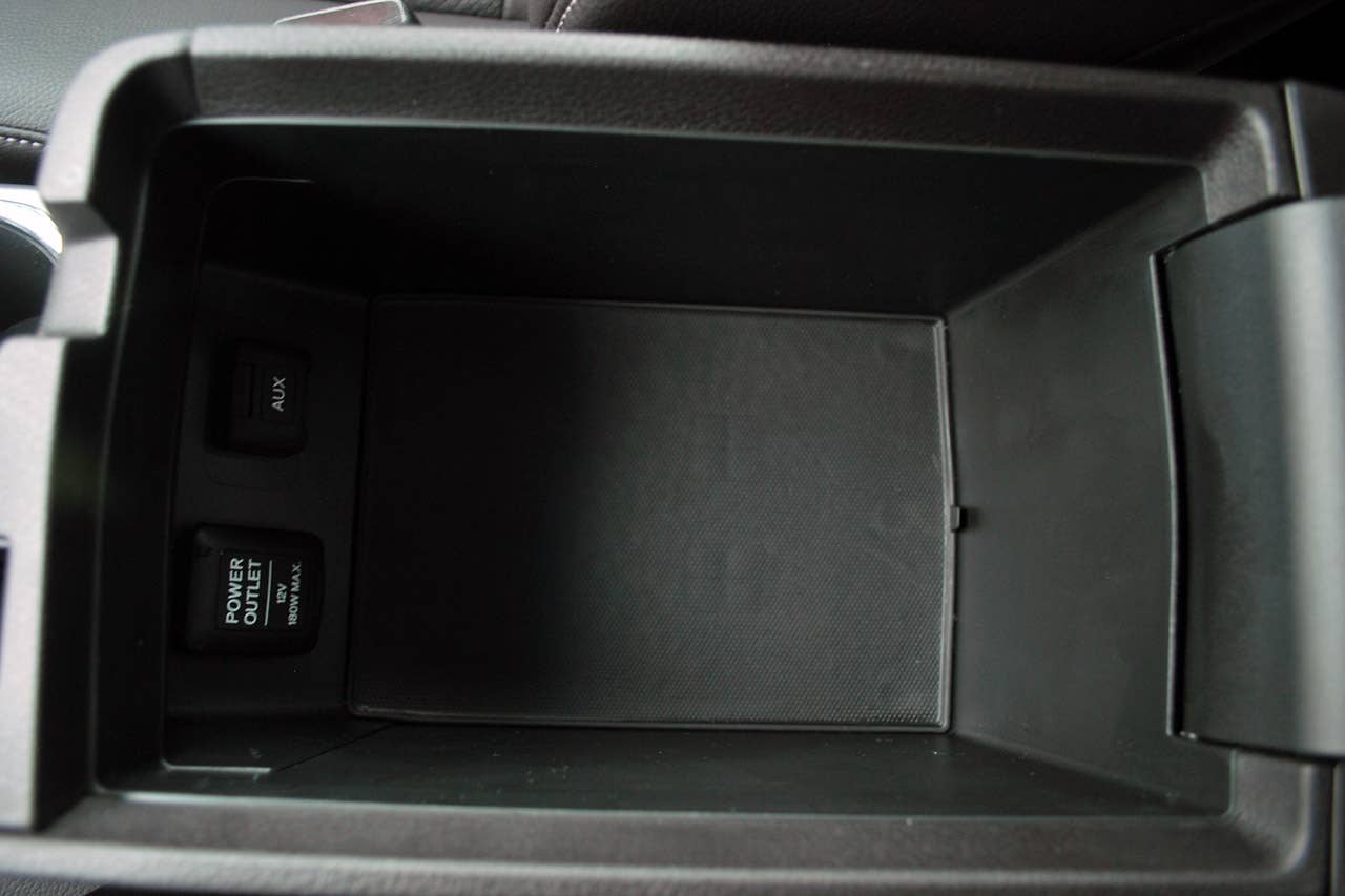 2013 Acura ILX center storage