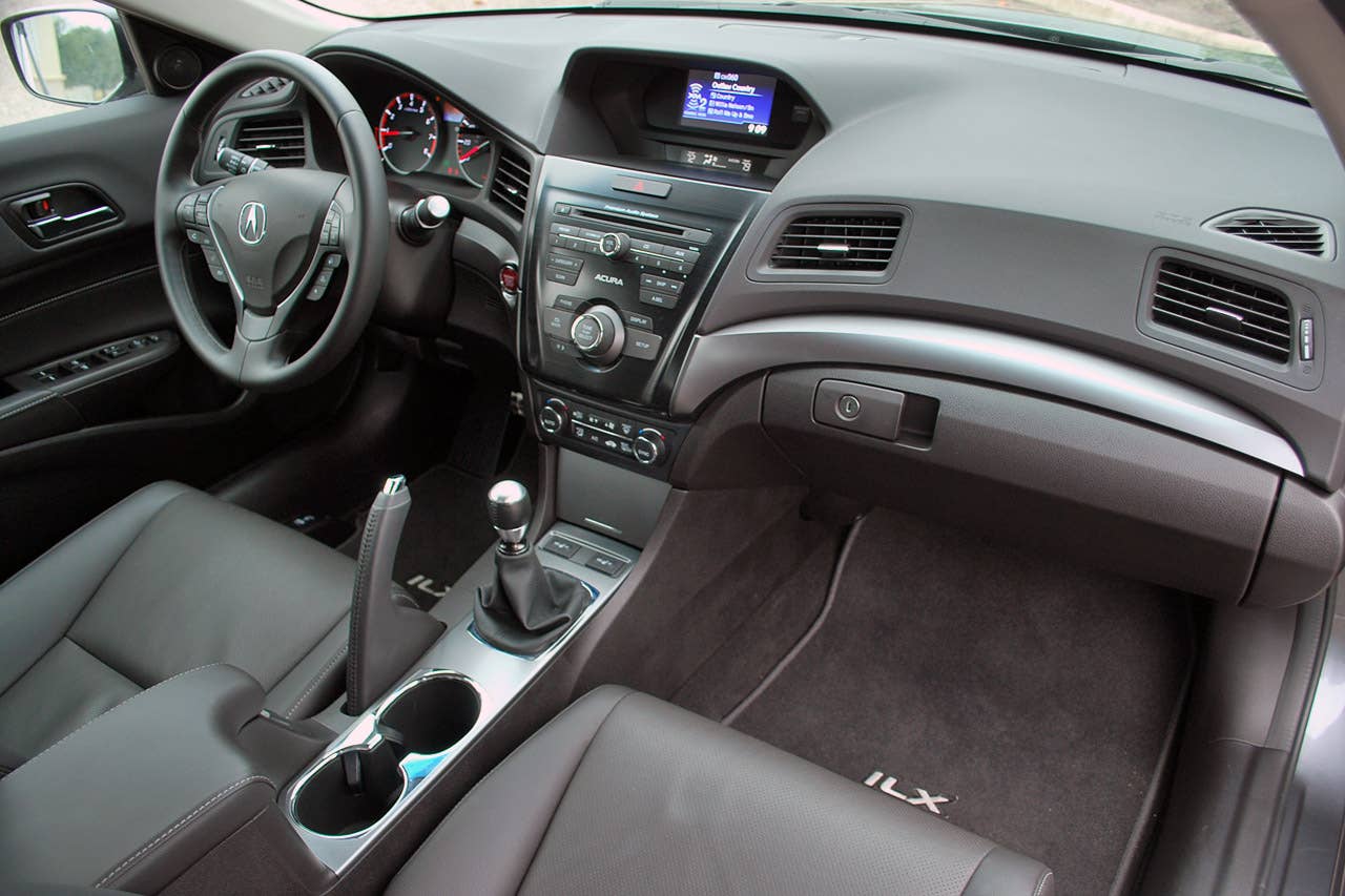2013 Acura ILX interior