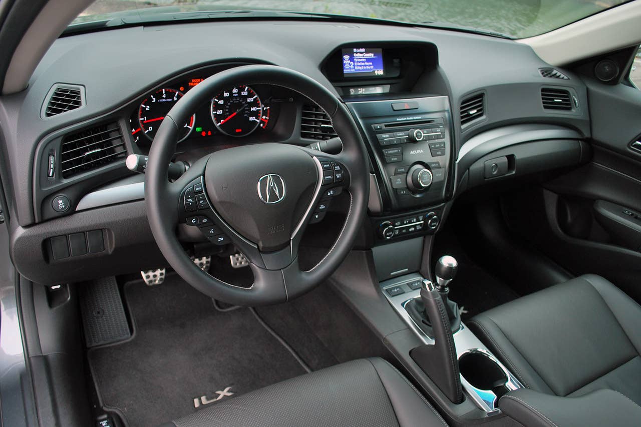 2013 Acura ILX interior