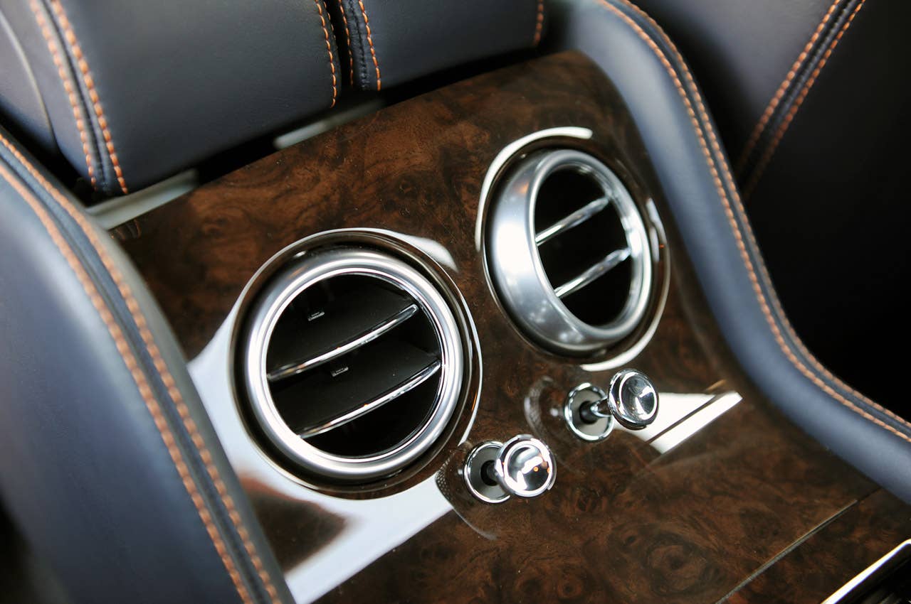 2011 Bentley Continental GT rear seat vents