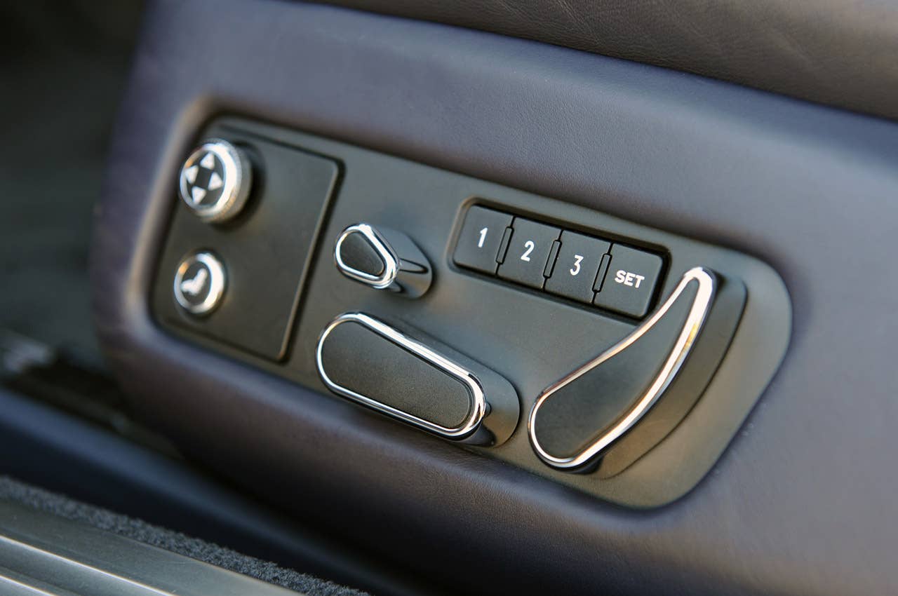 2011 Bentley Continental GT seat controls