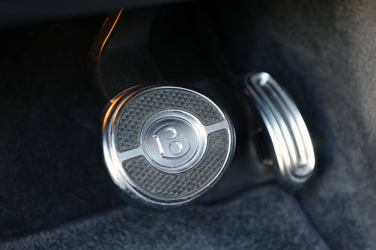 2011 Bentley Continental GT pedals
