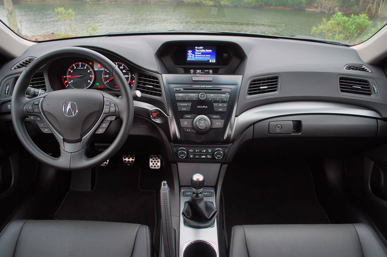 2013 Acura ILX interior