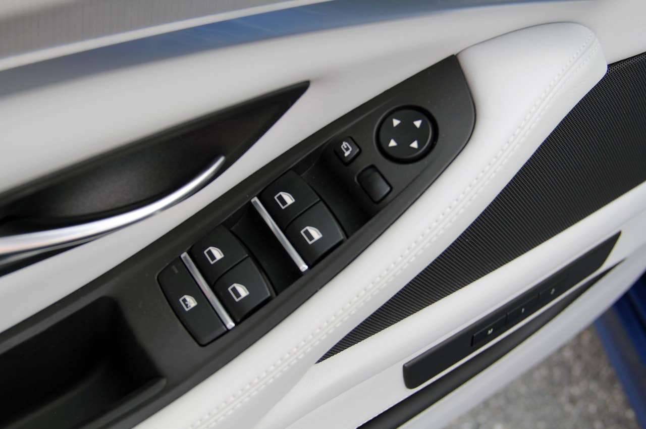 2012 BMW M5 door controls
