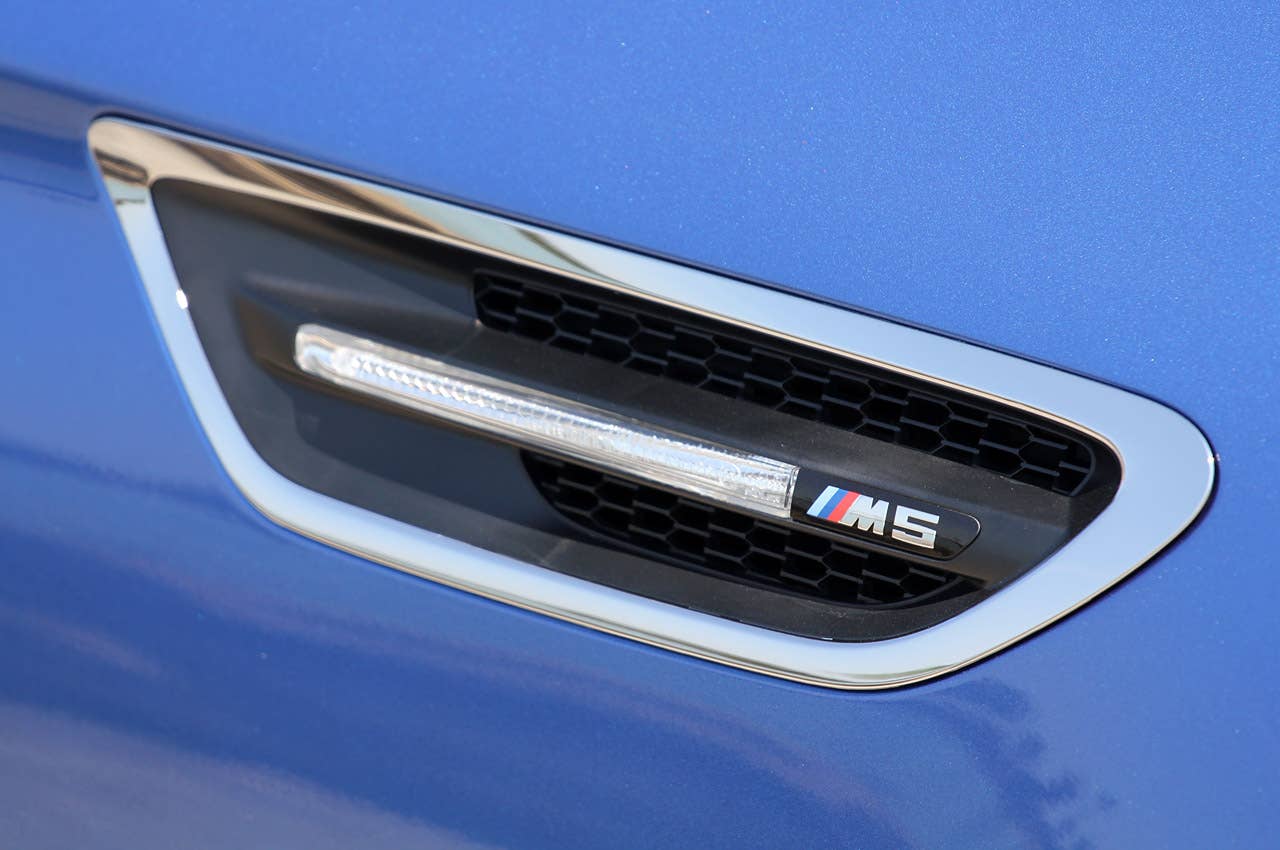 2012 BMW M5 side vent