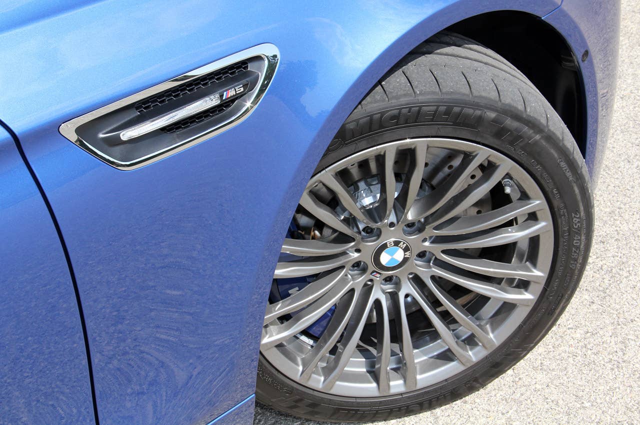 2012 BMW M5 wheel