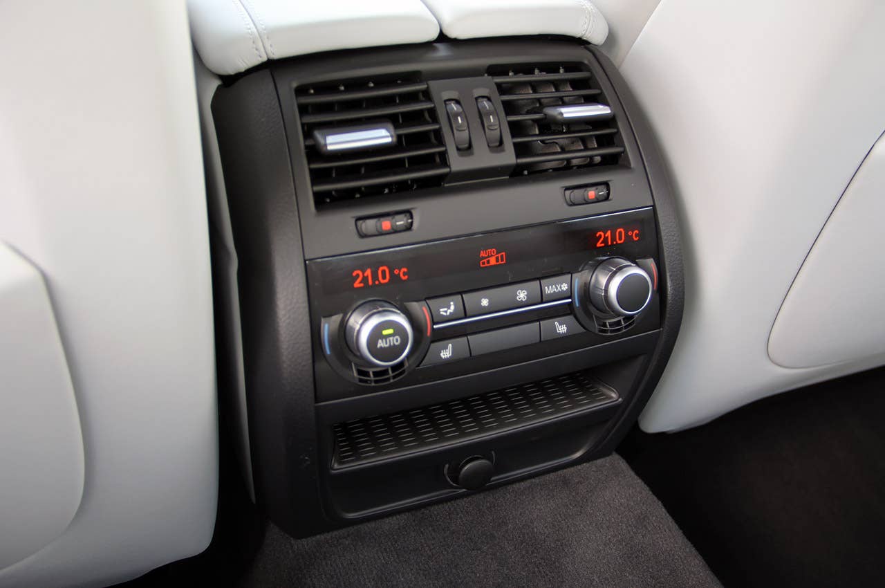2012 BMW M5 rear seat climate controls