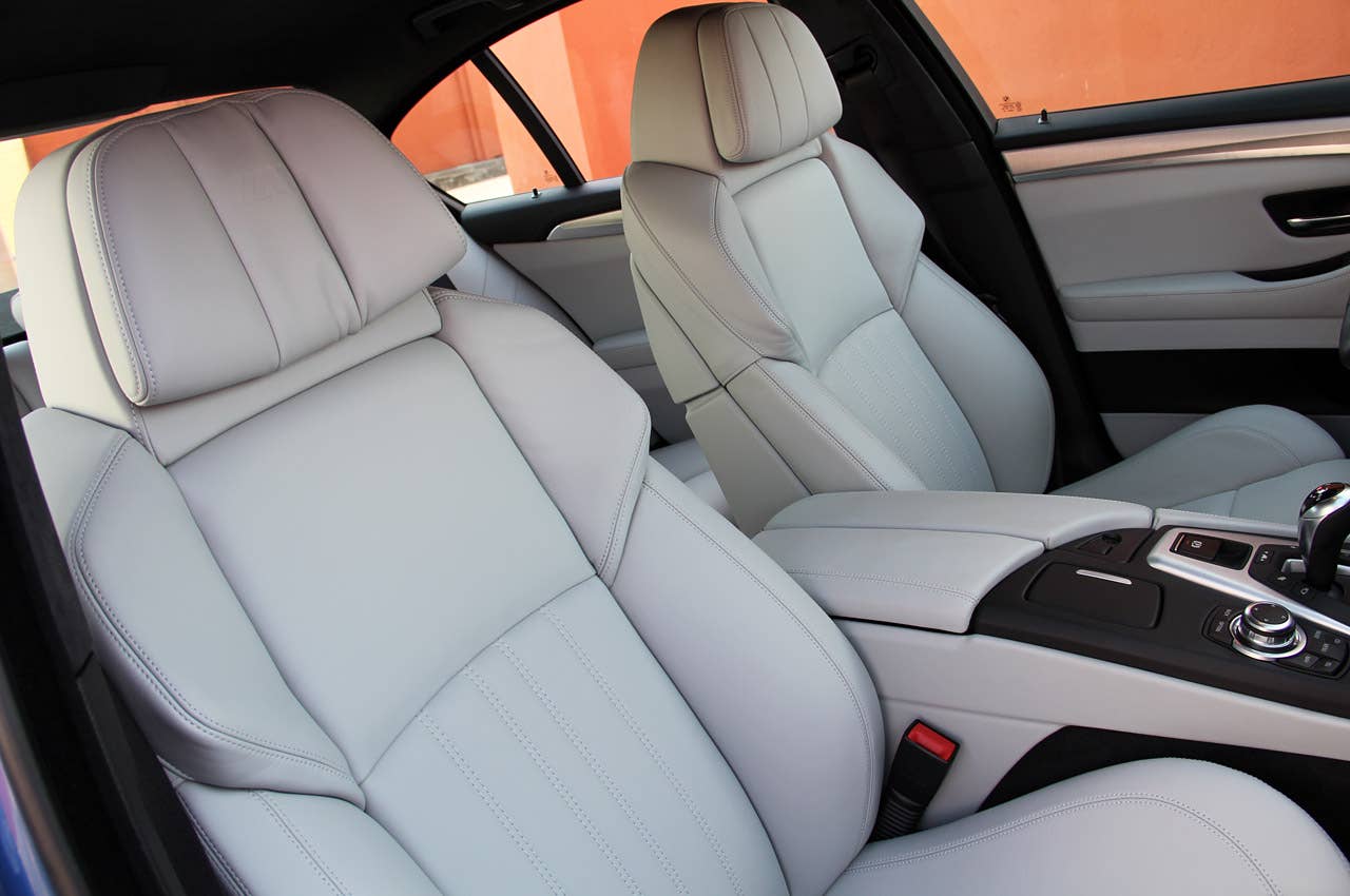 2012 BMW M5 front seats