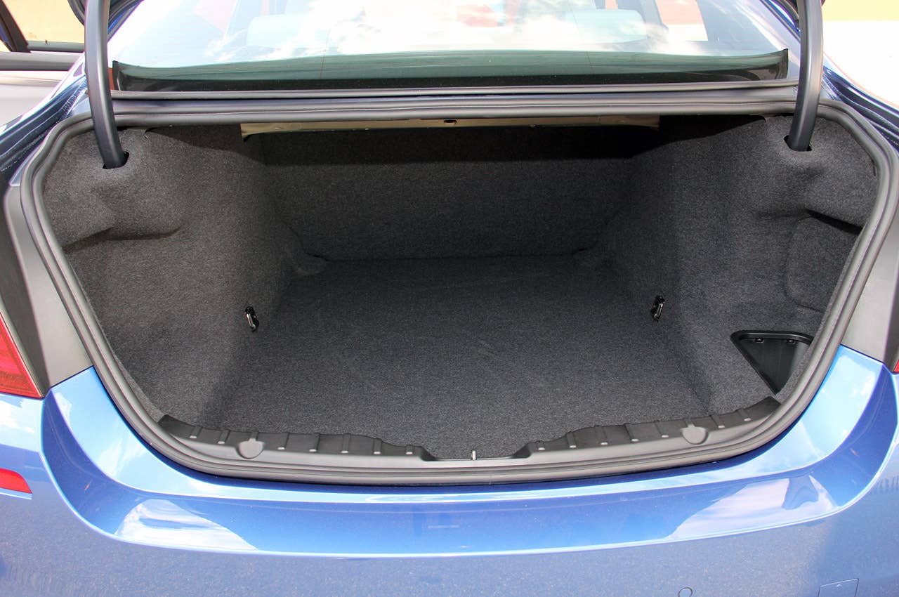 2012 BMW M5 trunk