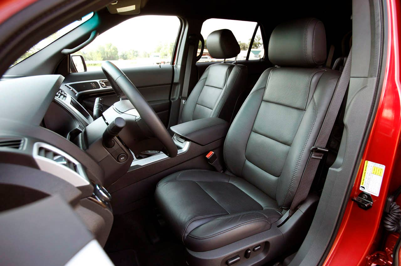 2012 Ford Explorer EcoBoost front seats