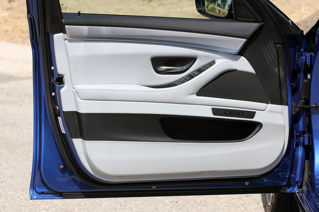 2012 BMW M5 door