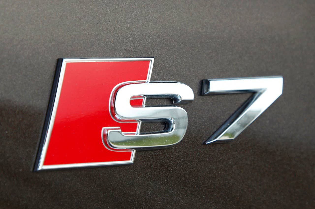 2013 Audi S7 badge